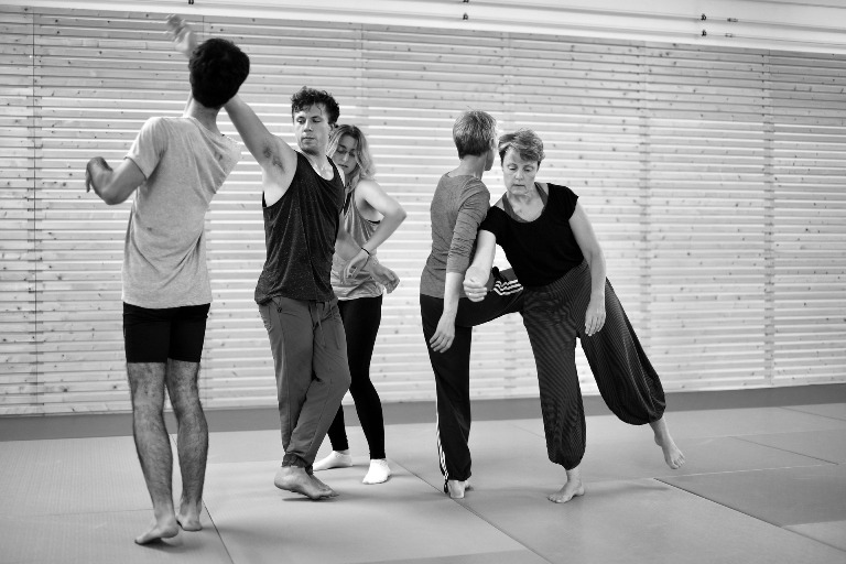 8882624 contact improvisation 3684693 1920